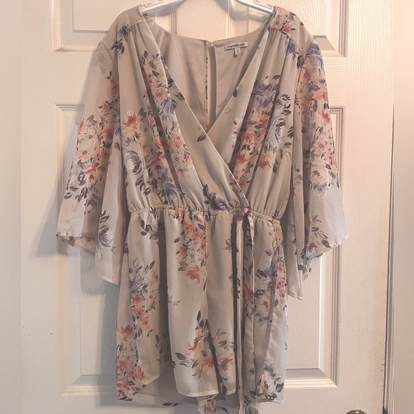 Charlotte Russe Floral Short Women’s Romper | Women’s size small | - Picture 1 of 7